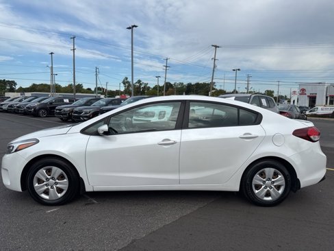 Used 2018 Kia Forte LX w/ LX Popular Package image 4