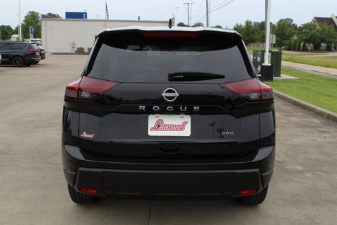 Used 2024 Nissan Rogue S image 4