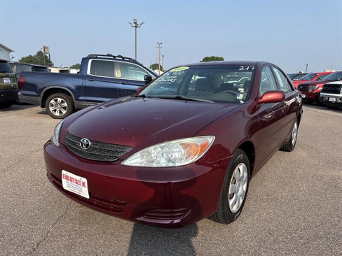 Used 2004 Toyota Camry LE image 1