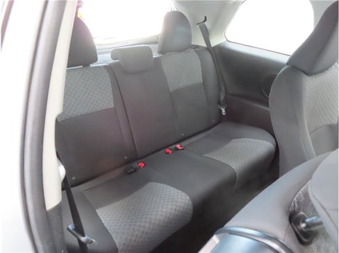 Used 2015 Toyota Yaris L image 19