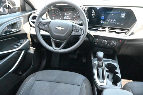 Used 2025 Chevrolet Trax LS w/ LS Convenience Package image 10
