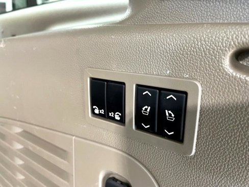 Used 2016 GMC Yukon XL SLT w/ Open Road Package image 17