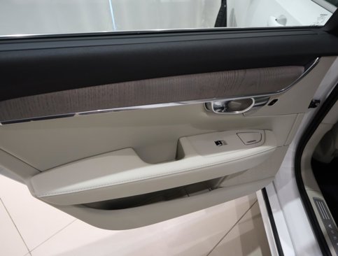Used 2025 Volvo S90 B6 Plus w/ Protection Package Premier image 21