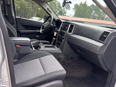 Used 2009 Jeep Grand Cherokee Laredo w/ Sun/Sound Group image 26
