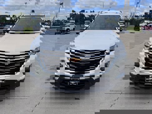 Used 2022 Chevrolet Traverse LT w/ LPO, Floor Liner Package image 9