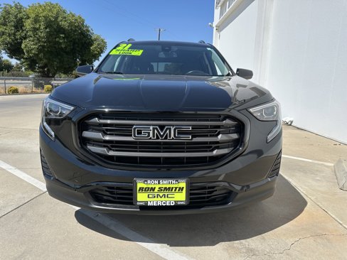 Used 2021 GMC Terrain SLE w/ Driver Convenience Package image 3
