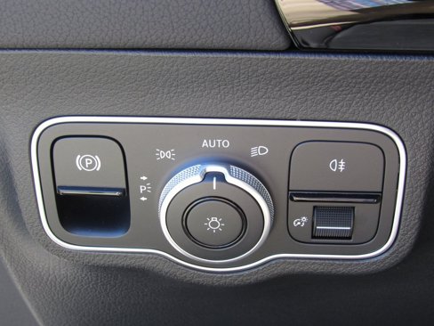 Certified 2025 Mercedes-Benz GLA 250 4MATIC image 36