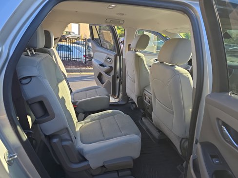 Used 2019 Chevrolet Traverse LT image 11
