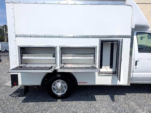 Used 2025 Ford E-350 and Econoline 350 Super Duty w/ Power Equipment Group image 15