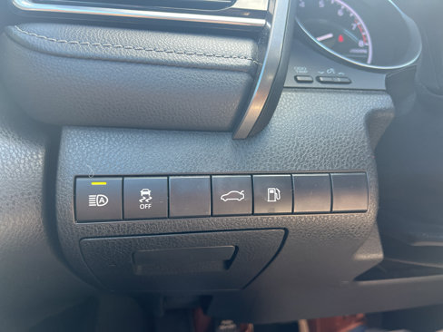 Used 2018 Toyota Camry SE image 27