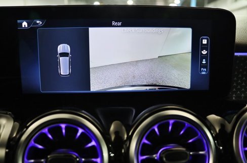 Used 2025 Mercedes-Benz GLB 250 4MATIC image 23