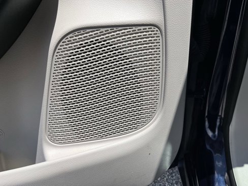 Used 2017 Chrysler Pacifica Touring image 17