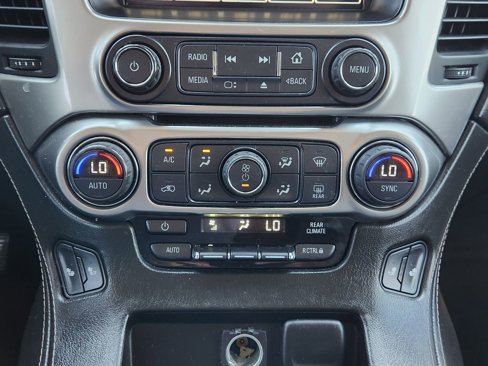 Used 2016 Chevrolet Suburban LT image 21