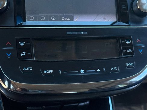 Used 2016 Toyota Avalon Limited image 24