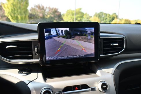 Used 2022 Ford Explorer XLT w/ Equipment Group 202A image 28