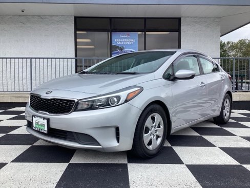 Used 2018 Kia Forte LX w/ LX Popular Package image 2