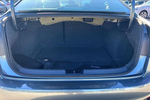 Certified 2022 Volkswagen Jetta SE w/ Panoramic Sunroof Package image 15