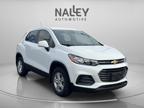 Used 2022 Chevrolet Trax LS w/ Tint and Cruise Package image 7