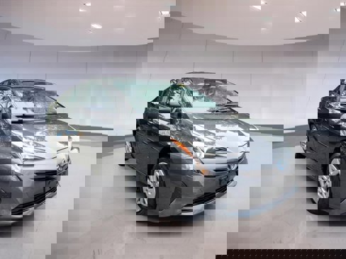 Used 2016 Toyota Prius Two image 1