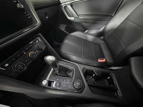 Used 2019 Volkswagen Tiguan SE w/ Panoramic Sunroof Package image 22
