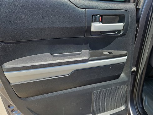 Used 2017 Toyota Tundra SR5 image 16