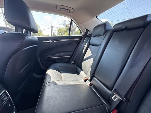 Used 2019 Chrysler 300 Limited image 24