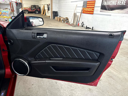 Used 2013 Ford Mustang GT Premium w/ Brembo Brake Pkg image 34