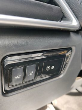 Used 2018 Jaguar F-PACE Prestige image 25