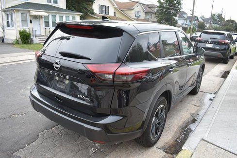 Used 2024 Nissan Rogue SV image 6