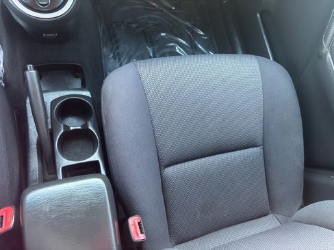 Used 2005 Pontiac Vibe w/ Power Group Value Package image 21