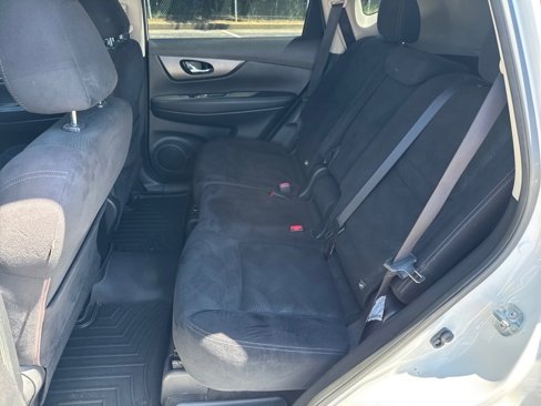 Used 2016 Nissan Rogue S w/ Appearance Package image 12