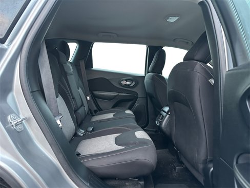 Used 2015 Jeep Cherokee Sport w/ Sport Appearance Group image 12