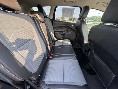 Used 2018 Ford Escape SE w/ SE Sport Appearance Package image 28