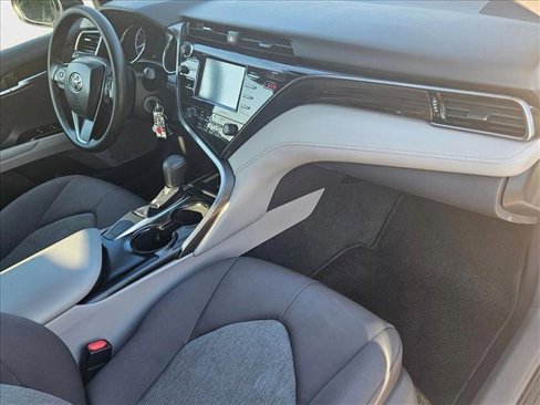 Used 2019 Toyota Camry LE image 21