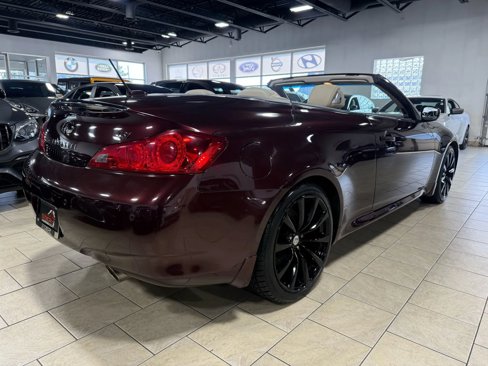 Used 2010 INFINITI G37 Convertible w/ Interior Accent Pkg image 4