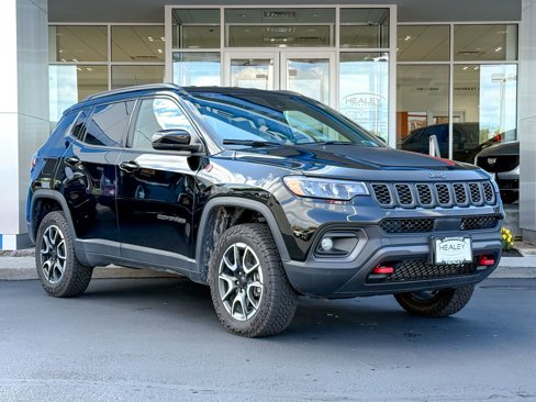 Used 2024 Jeep Compass Trailhawk w/ Trailhawk Convenience Group image 1