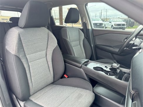 Used 2021 Nissan Rogue SV image 30