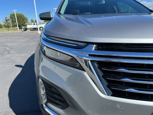 Used 2023 Chevrolet Equinox Premier image 10