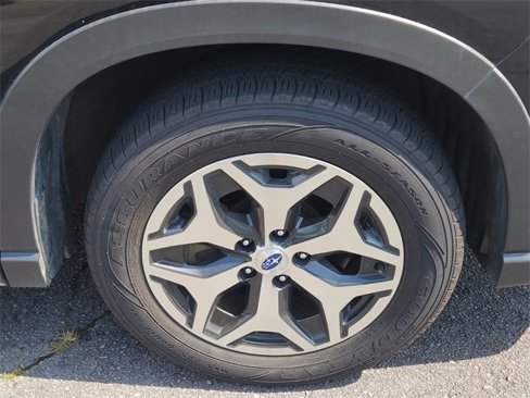 Used 2022 Subaru Forester Premium image 16