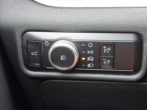 Certified 2023 Ford Explorer XLT w/ Equipment Group 202A image 25