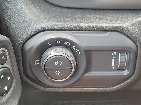 Used 2023 Jeep Gladiator Sport image 17