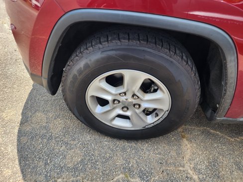 Used 2015 Jeep Grand Cherokee Laredo image 5