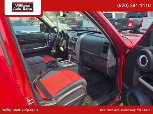 Used 2009 Dodge Nitro R/T image 13