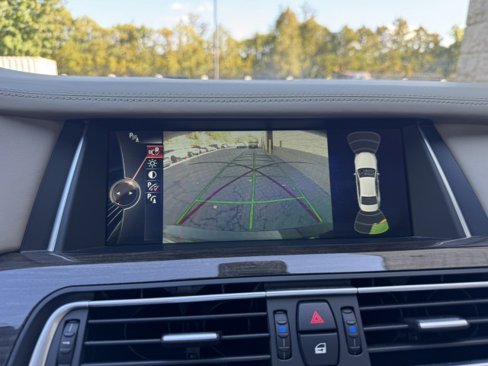 Used 2013 BMW 750i xDrive image 22