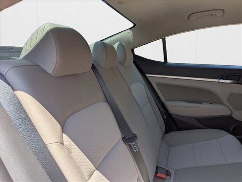 Used 2020 Hyundai Elantra SEL image 18