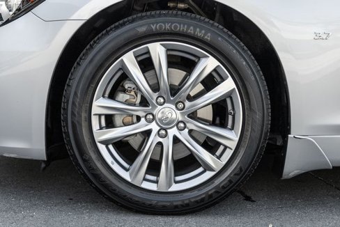 Used 2017 INFINITI Q70 3.7 image 15