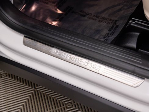 Certified 2020 Mercedes-Benz GLB 250 4MATIC image 15
