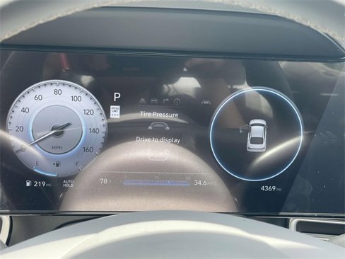 Certified 2025 Hyundai Elantra SEL image 22