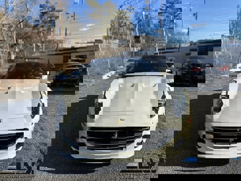 Used 2016 Ferrari California T image 5