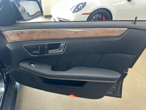 Used 2012 Mercedes-Benz E 350 4MATIC Sedan image 25